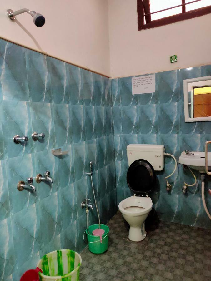 Chandrupal Lodging グワーハーティー エクステリア 写真